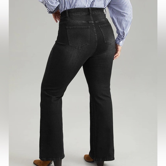 BloomChic Plus Size 2XL Flare Leg Button Detail High Rise Jeans us20 - Picture 2 of 6